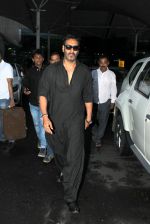 Ajay Devgan snapped at airport on 25th Oct 2015